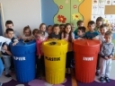Światowy Dzień Ziemi w grupie V - Mali mistrzowie segregowania śmieci