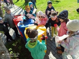 POZIOMKI OBCHODZĄ MIĘDZYNARODOWY DZIEŃ ZIEMI