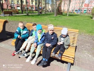 POZIOMKI OBCHODZĄ MIĘDZYNARODOWY DZIEŃ ZIEMI
