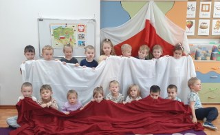 MALI ODKRYWCY ZDOBYWAJĄ WIEDZĘ NA TEMAT WŁASNEGO KRAJU