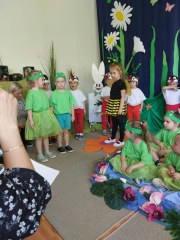 PRZEDSTAWIENIE DLA RODZICÓW ‘PRZYGODY NIEGRZECZNEJ ŻABKI’