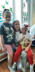 PRZEDSTAWIENIE DLA RODZICÓW ‘PRZYGODY NIEGRZECZNEJ ŻABKI’