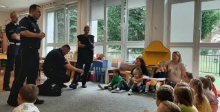 MALI ODKRYWCY POZNAJĄ BEZPIECZNĄ DROGĘ DO PRZEDSZKOLA