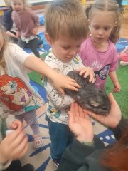DZIECI Z PRZEDSZKOLA UCZESTNIKAMI WIOSENYCH WARSZTATÓW ZOOLOGICZNYCH