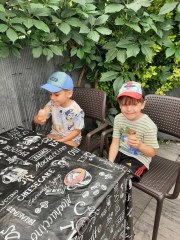 WYJŚCIE NA LODY – ZAKOŃCZENIE ROKU SZKOLNEGO W GRUPIE MAŁYCH ODKRYWCÓW