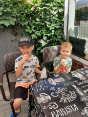 WYJŚCIE NA LODY – ZAKOŃCZENIE ROKU SZKOLNEGO W GRUPIE MAŁYCH ODKRYWCÓW